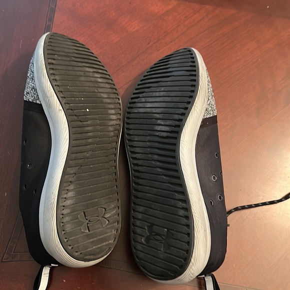 Men’s Under Armour Sneakers - Picture 5 of 6